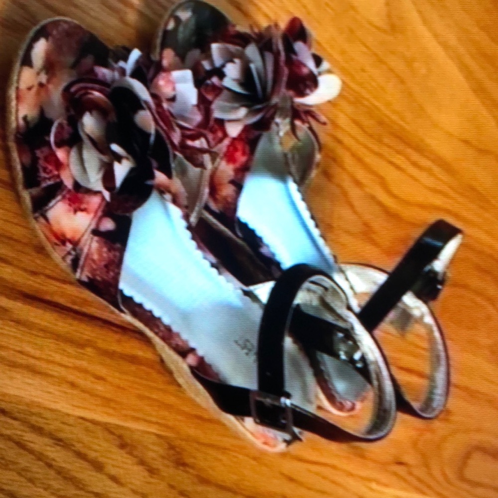 Floral Print Pink and black kids sandals